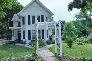10116 N Main St, Richmond, IL 60071 - Photo 1