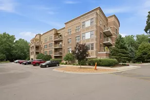 105 Lakeview Dr, Bloomingdale, IL 60108 - Photo 3