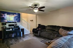 1011 N South Elgin Blvd, South Elgin, IL 60177 - Photo 5