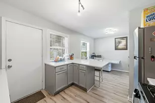 9631 S Jeffery Ave, Chicago, IL 60617 - Photo 7