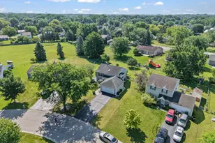 935 Revere Ln, Island Lake, IL 60042 - Photo 23