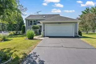 935 Revere Ln, Island Lake, IL 60042 - Photo 1