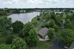 185 Gregory St, Aurora, IL 60504 - Photo 17