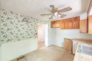 7207 Catalpa Ave, Woodridge, IL 60517 - Photo 5