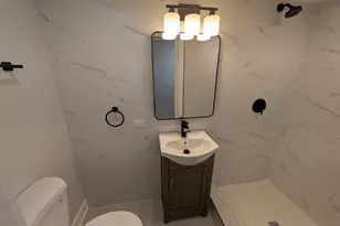 616 W Patterson Ave, Chicago, IL 60613 - Photo 17