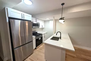 616 W Patterson Ave, Chicago, IL 60613 - Photo 3
