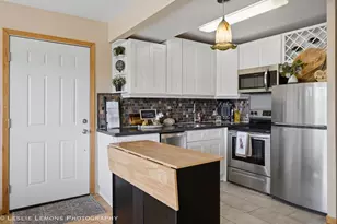 5509 E Lake Dr, Lisle, IL 60532 - Photo 9