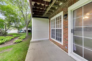 437 Grosse Pointe Cir, Vernon Hills, IL 60061 - Photo 27