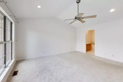 437 Grosse Pointe Circle #437, Vernon Hills, IL 60061 - Photo 17