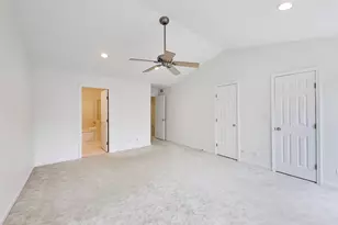 437 Grosse Pointe Cir, Vernon Hills, IL 60061 - Photo 15