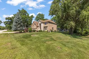 34W624 Courier Ave, Saint Charles, IL 60174 - Photo 35