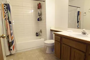 1069 Talbots Ln, Elk Grove Village, IL 60007 - Photo 19