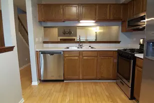 1069 Talbots Ln, Elk Grove Village, IL 60007 - Photo 3