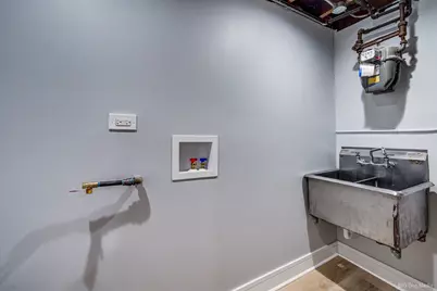 8541 S Givins Court, Chicago, IL 60620 - Photo 17