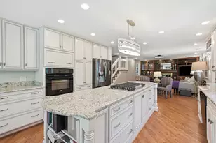 3580 Londonderry Ct, Hoffman Estates, IL 60067 - Photo 7