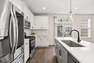 811 Lee St, Des Plaines, IL 60016 - Photo 9