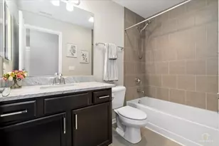 811 Lee St, Des Plaines, IL 60016 - Photo 25