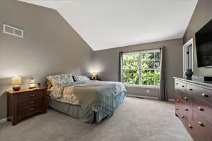 546 Clayton Cir, Sycamore, IL 60178 - Photo 11