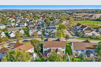 1077 Viewpoint Drive, Lake in the Hills, IL 60156 - Photo 41