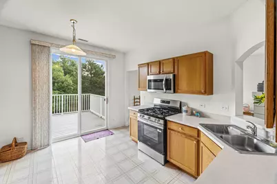 1052 Delta Drive #1052, Elgin, IL 60123 - Photo 9