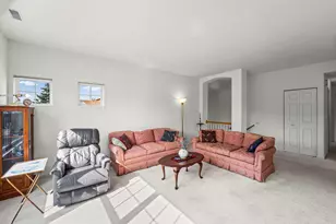 1052 Delta Dr, Elgin, IL 60123 - Photo 3