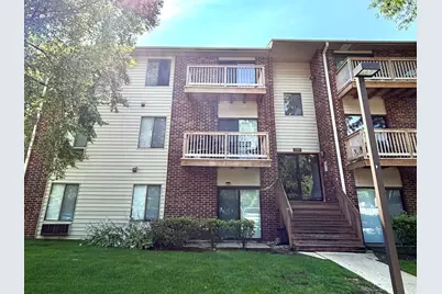 716 Prescott Drive #302, Roselle, IL 60172 - Photo 1