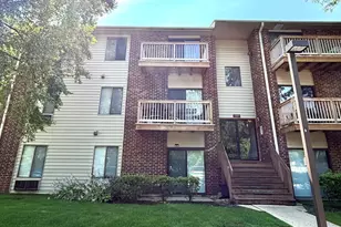 716 Prescott Dr, Roselle, IL 60172 - Photo 1