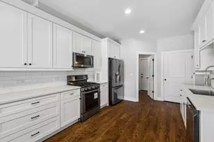 8166 W 87th St, Hickory Hills, IL 60457 - Photo 9