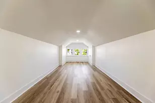 8025 S Euclid Ave, Chicago, IL 60617 - Photo 19