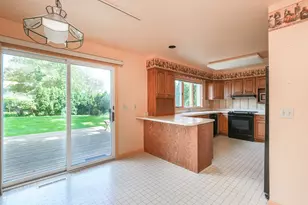11 Windsor Ct, Bourbonnais, IL 60914 - Photo 15