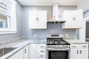3035 N Luna Ave, Chicago, IL 60641 - Photo 13