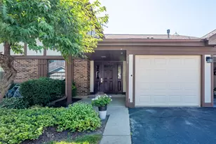 326 Woodbury Ct, Schaumburg, IL 60193 - Photo 1