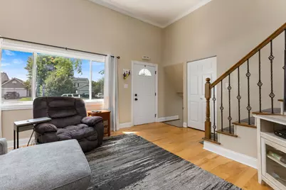 20 W Fullerton Avenue, Glendale Heights, IL 60139 - Photo 3