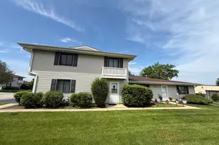 121 Millbrook Ln, Schaumburg, IL 60193 - Photo 41