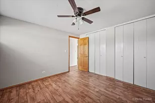 121 Millbrook Ln, Schaumburg, IL 60193 - Photo 21