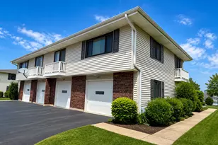 121 Millbrook Ln, Schaumburg, IL 60193 - Photo 39