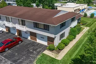 121 Millbrook Ln, Schaumburg, IL 60193 - Photo 35
