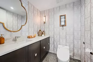 180 E Pearson St, Chicago, IL 60611 - Photo 23