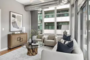 660 W Wayman St, Chicago, IL 60661 - Photo 3