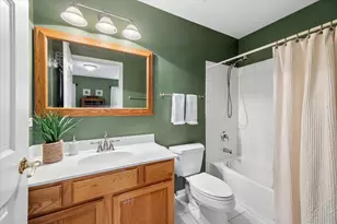 621 Dunhill Ln, Carol Stream, IL 60188 - Photo 13