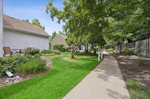 621 Dunhill Ln, Carol Stream, IL 60188 - Photo 17