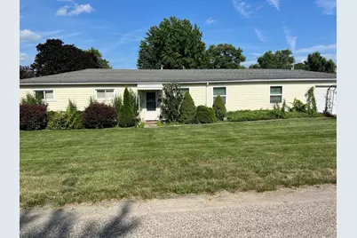 801 E Honeywell Avenue, Hoopeston, IL 60942 - Photo 1