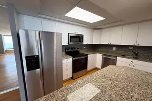 155 N Harbor Dr, Chicago, IL 60601 - Photo 3