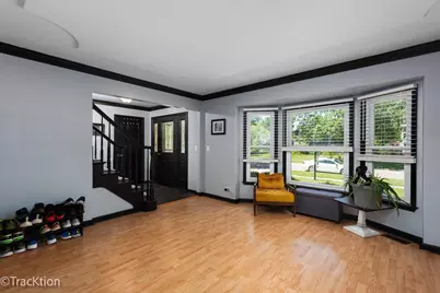 360 Lakeview Drive, Aurora, IL 60506 - Photo 3