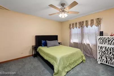 360 Lakeview Drive, Aurora, IL 60506 - Photo 13