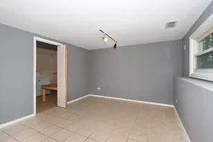 883 Hastings Ln, Hanover Park, IL 60133 - Photo 15