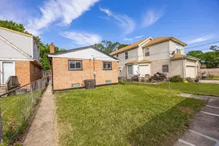 9427 S Emerald Ave, Chicago, IL 60620 - Photo 23