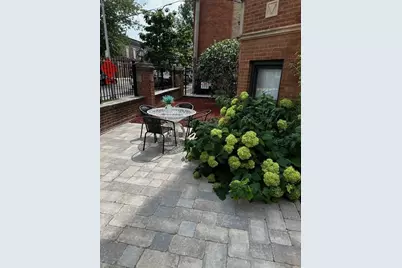1614 N Harding Avenue #2W, Chicago, IL 60647 - Photo 3