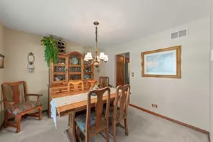 571 Lakeview Dr, Oswego, IL 60543 - Photo 5