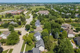571 Lakeview Dr, Oswego, IL 60543 - Photo 33